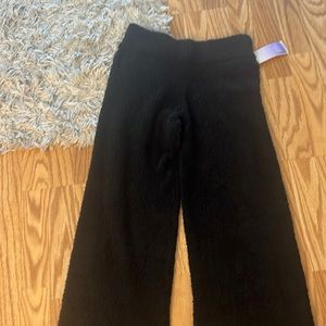 Star above cropped pant